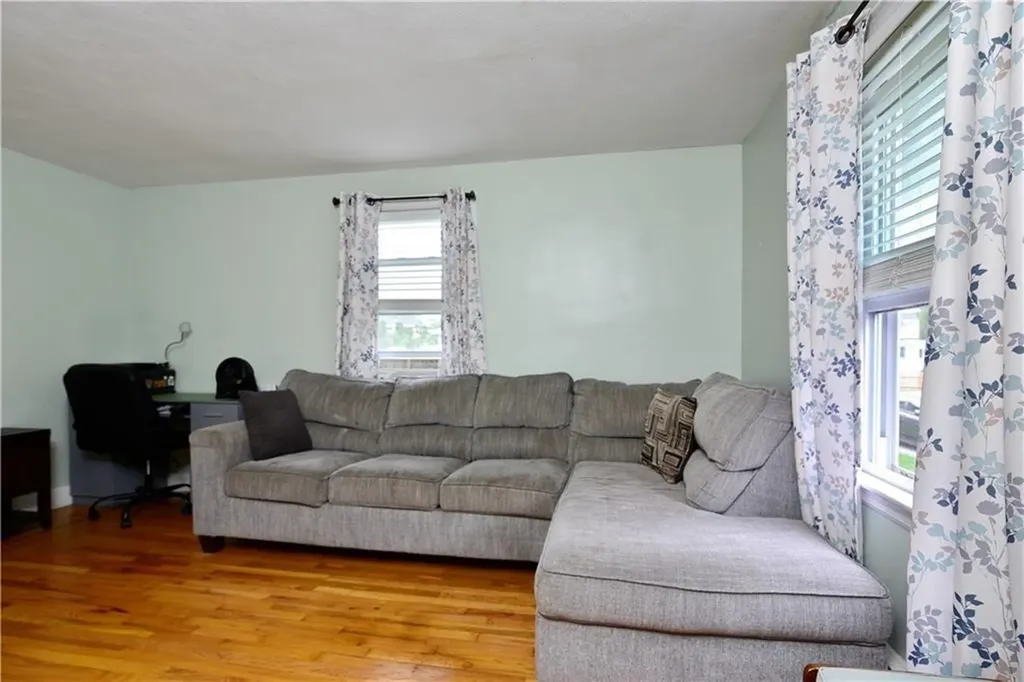 25 West Street Warren RI 02885