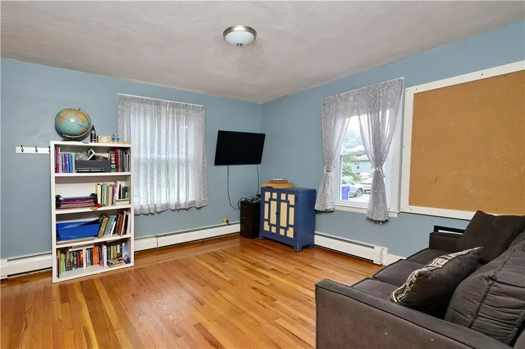 25 West Street Warren RI 02885