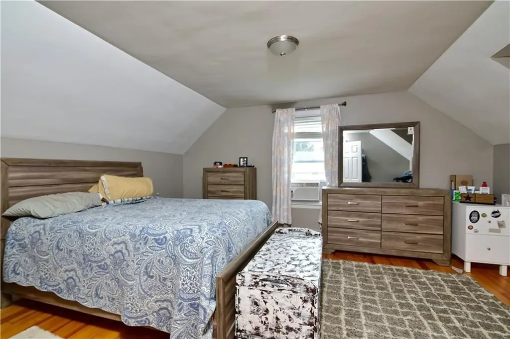 25 West Street Warren RI 02885