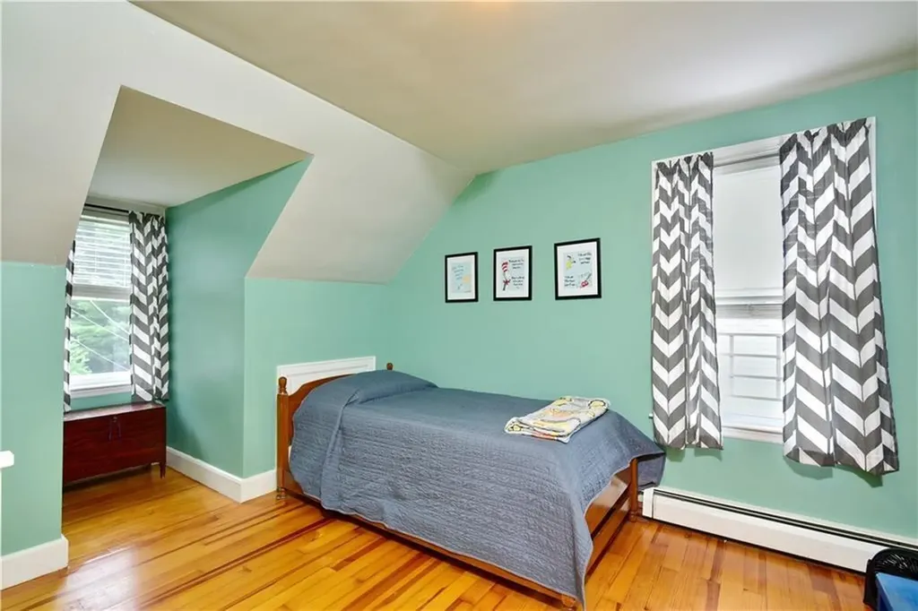 25 West Street Warren RI 02885