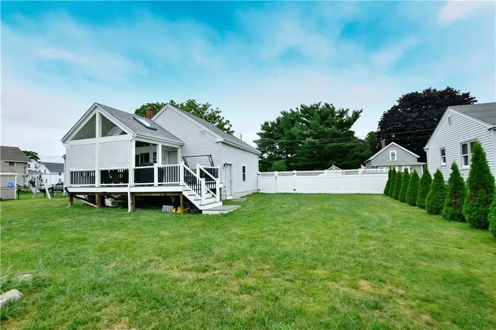 25 West Street Warren RI 02885