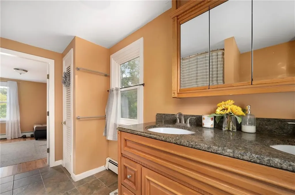 4057 South County Trail Charlestown RI 02813