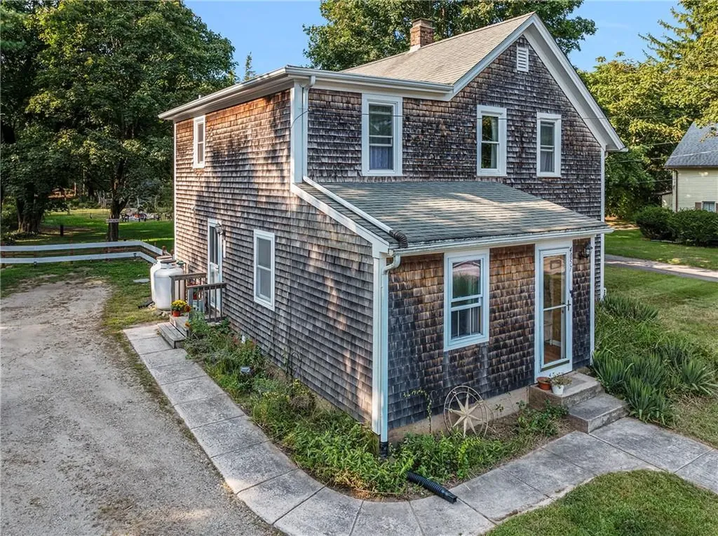 4057 South County Trail Charlestown RI 02813