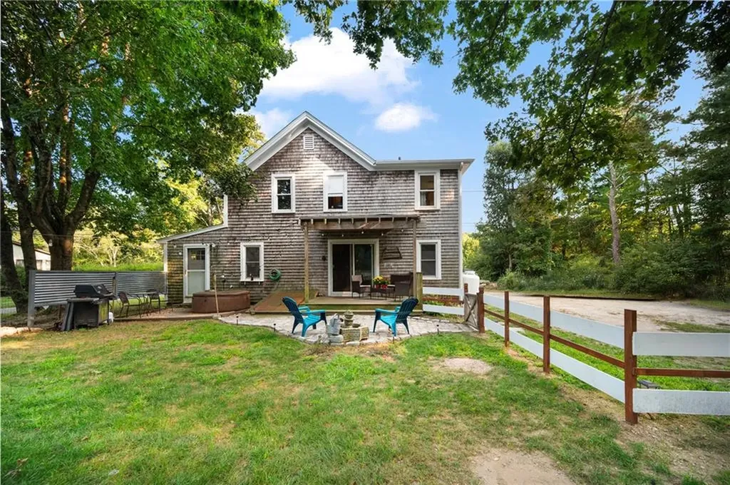 4057 South County Trail Charlestown RI 02813