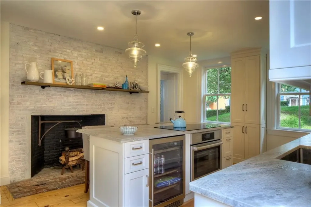204 Spring Street Newport RI 02840