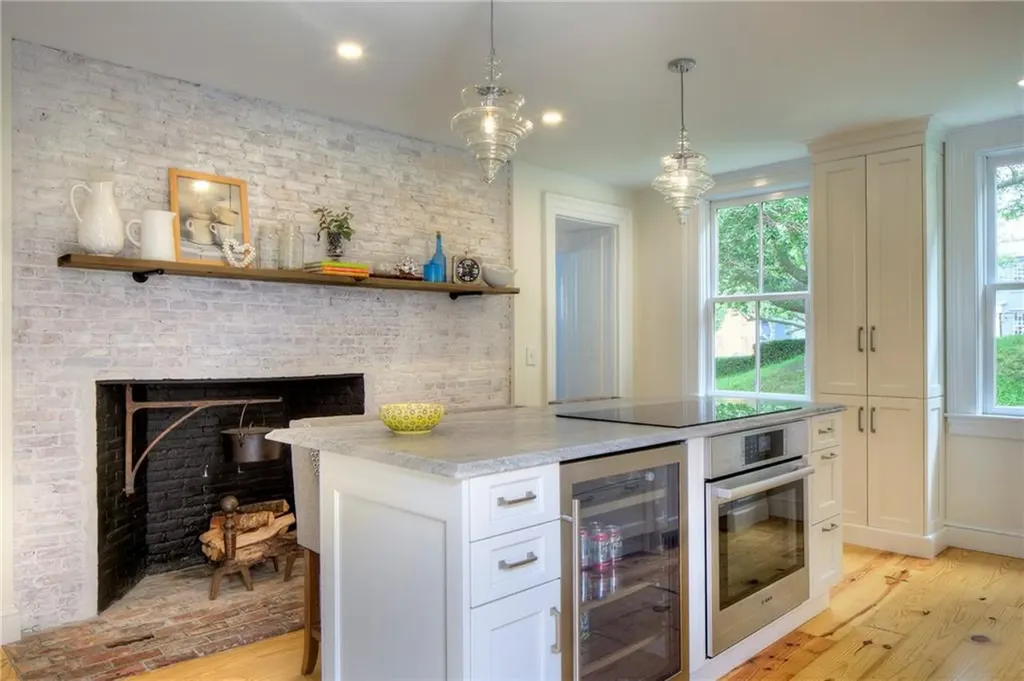 204 Spring Street Newport RI 02840