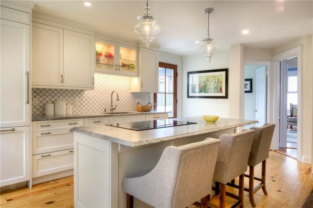 204 Spring Street Newport RI 02840