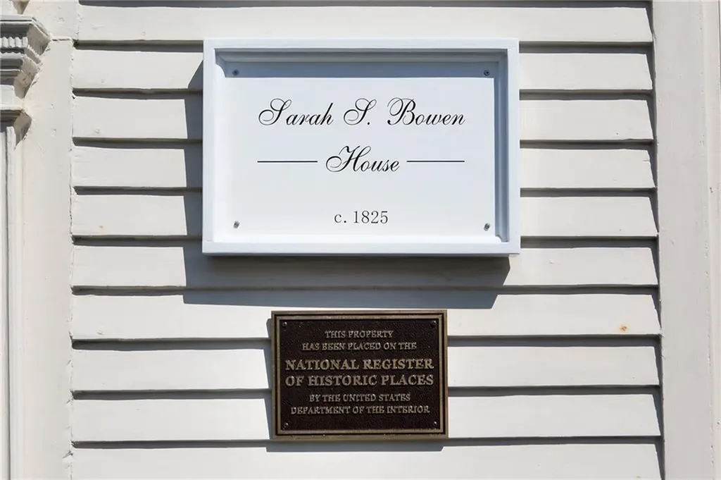 204 Spring Street Newport RI 02840