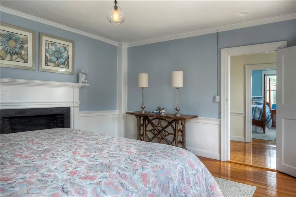 204 Spring Street Newport RI 02840