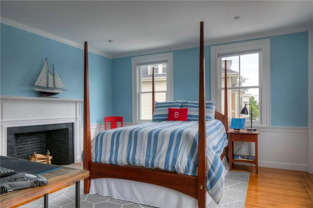 204 Spring Street Newport RI 02840