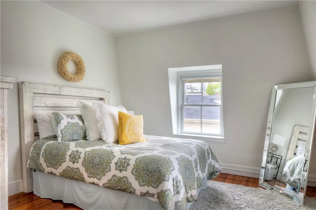 204 Spring Street Newport RI 02840