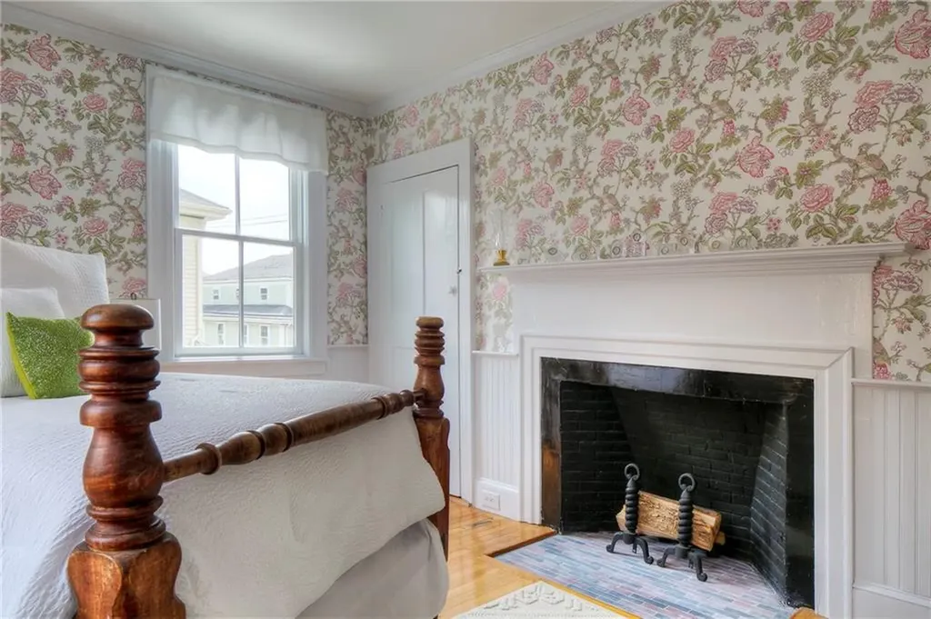 204 Spring Street Newport RI 02840