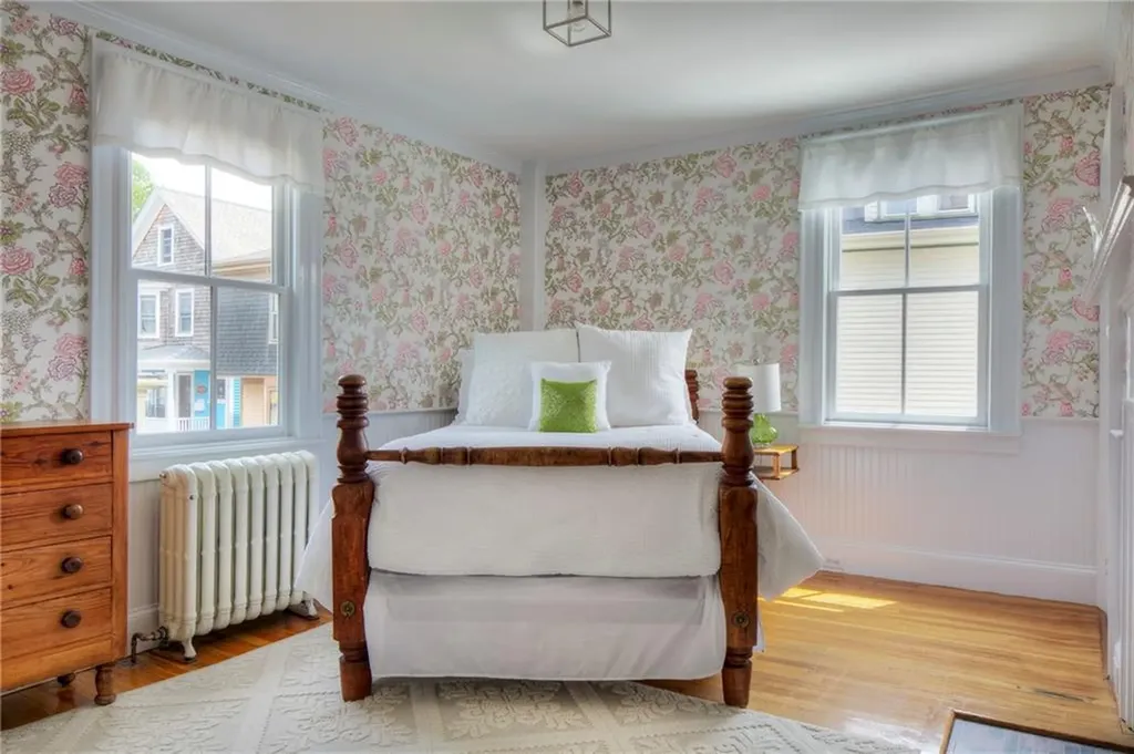 204 Spring Street Newport RI 02840