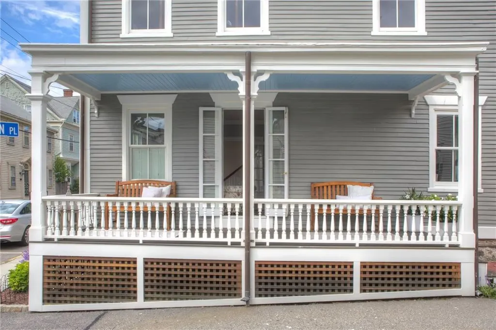 204 Spring Street Newport RI 02840