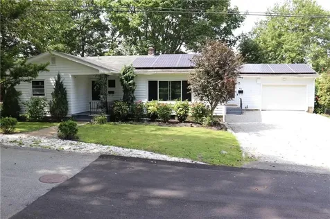 43 Mixter Street Middletown RI 02842