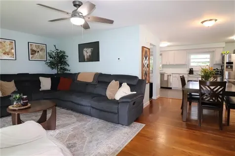 43 Mixter Street Middletown RI 02842