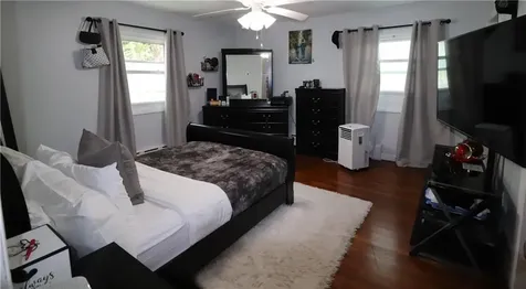 43 Mixter Street Middletown RI 02842