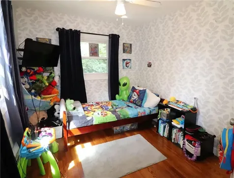 43 Mixter Street Middletown RI 02842