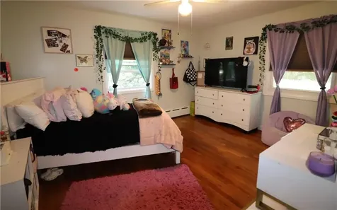 43 Mixter Street Middletown RI 02842