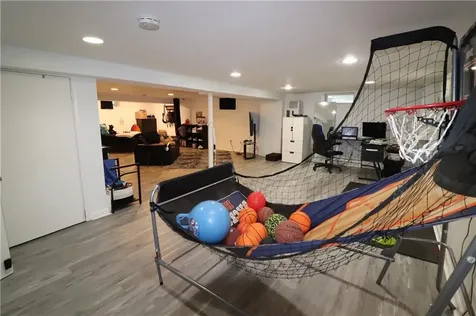 43 Mixter Street Middletown RI 02842