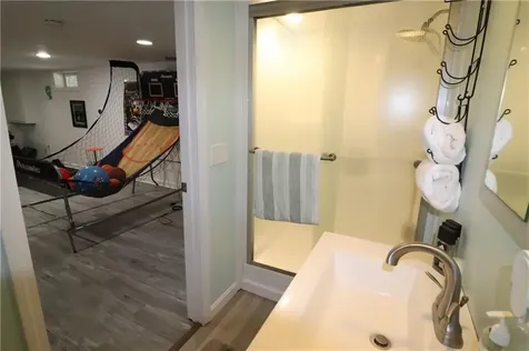 43 Mixter Street Middletown RI 02842