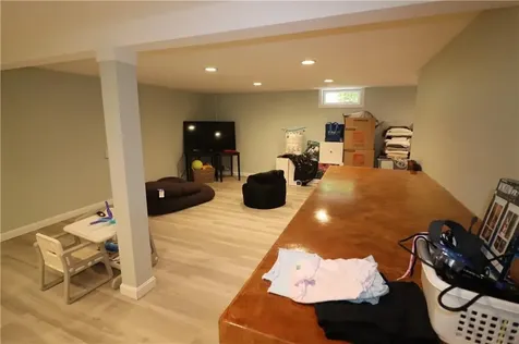 43 Mixter Street Middletown RI 02842