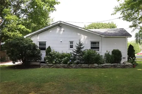 43 Mixter Street Middletown RI 02842