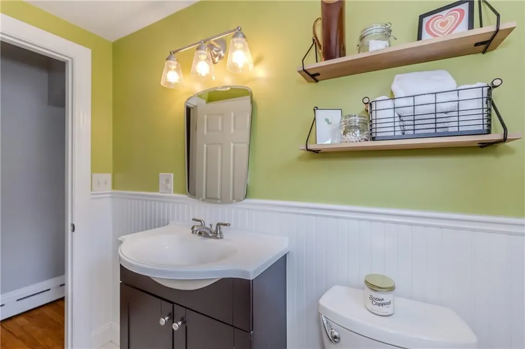 48 Homefield Avenue Providence RI 02908
