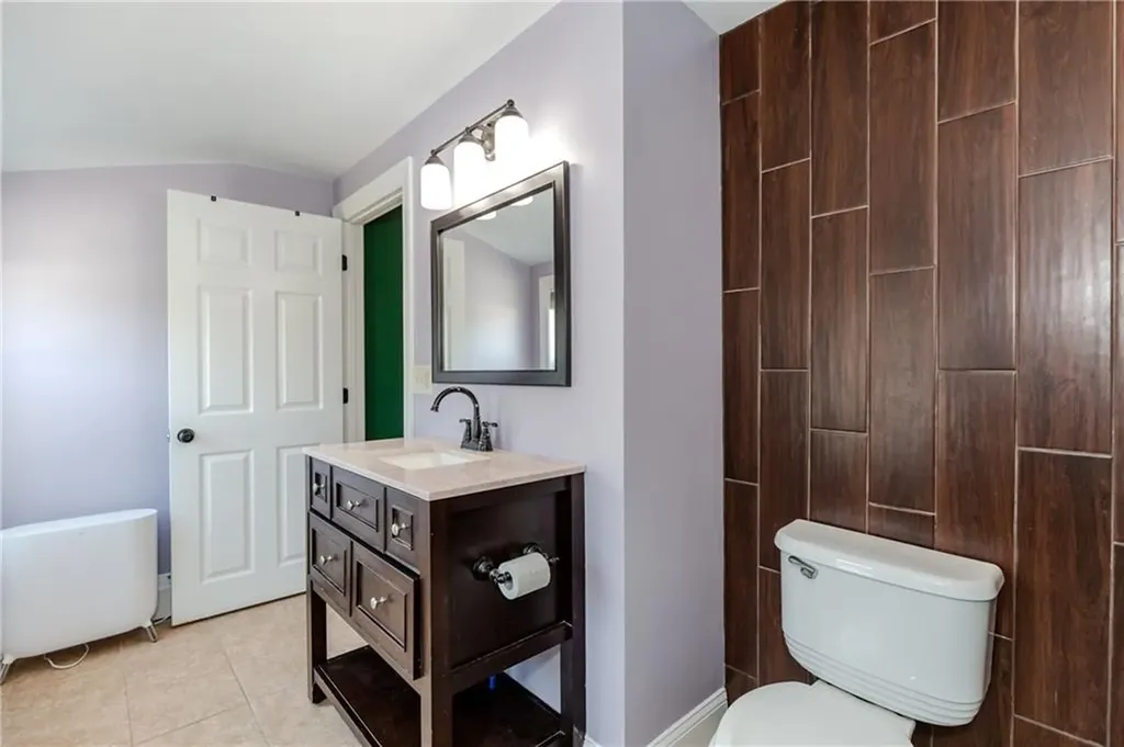 48 Homefield Avenue Providence RI 02908