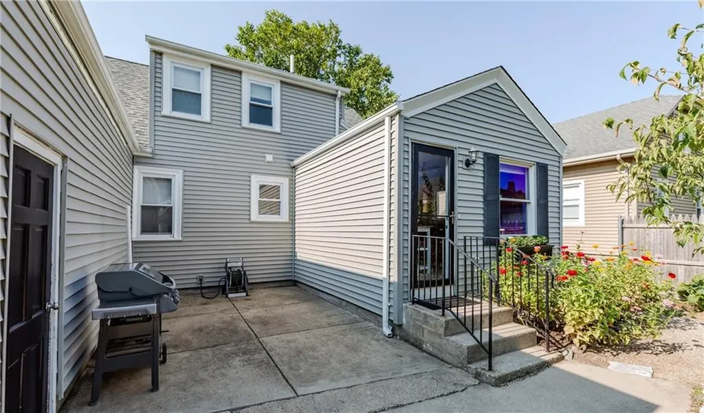 48 Homefield Avenue Providence RI 02908