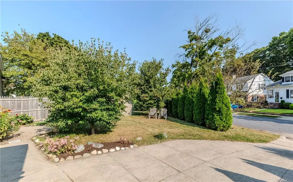 48 Homefield Avenue Providence RI 02908