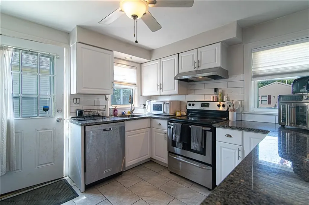 15 Wellesley Avenue Pawtucket RI 02860