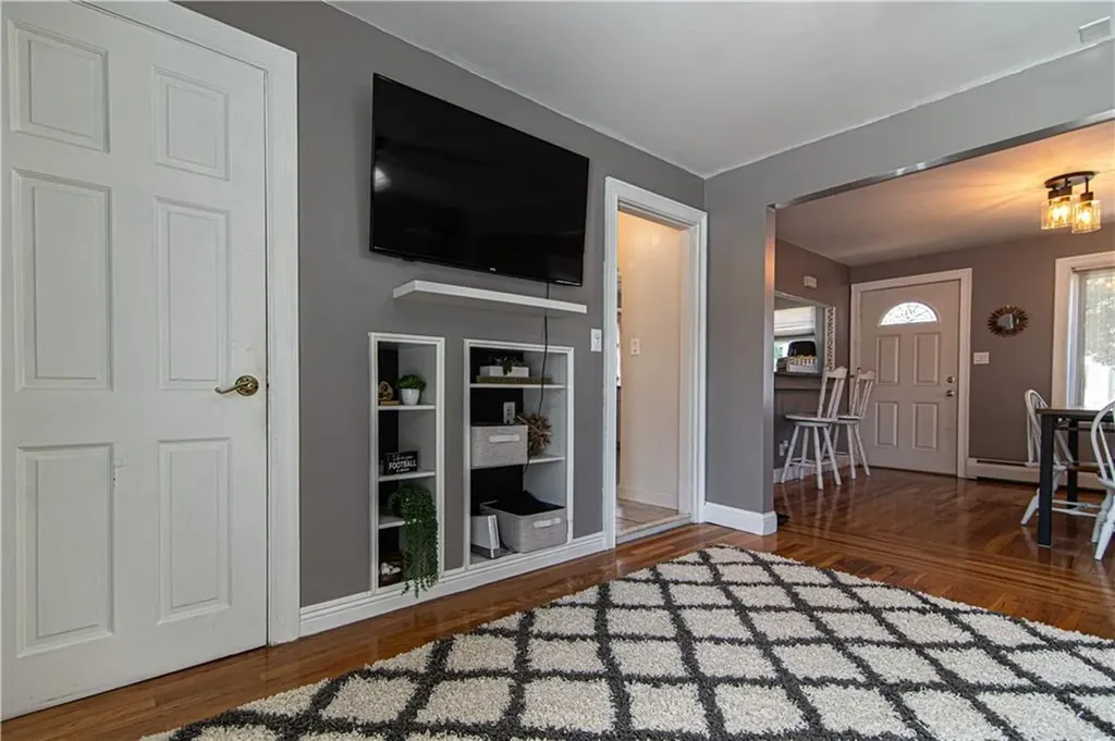 15 Wellesley Avenue Pawtucket RI 02860