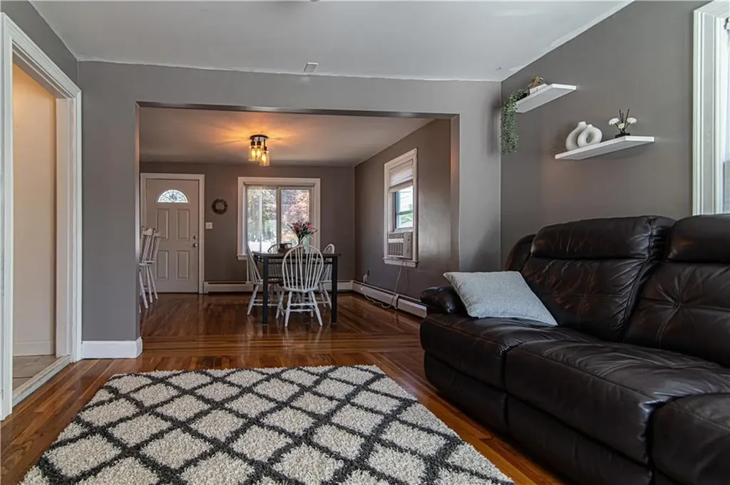 15 Wellesley Avenue Pawtucket RI 02860