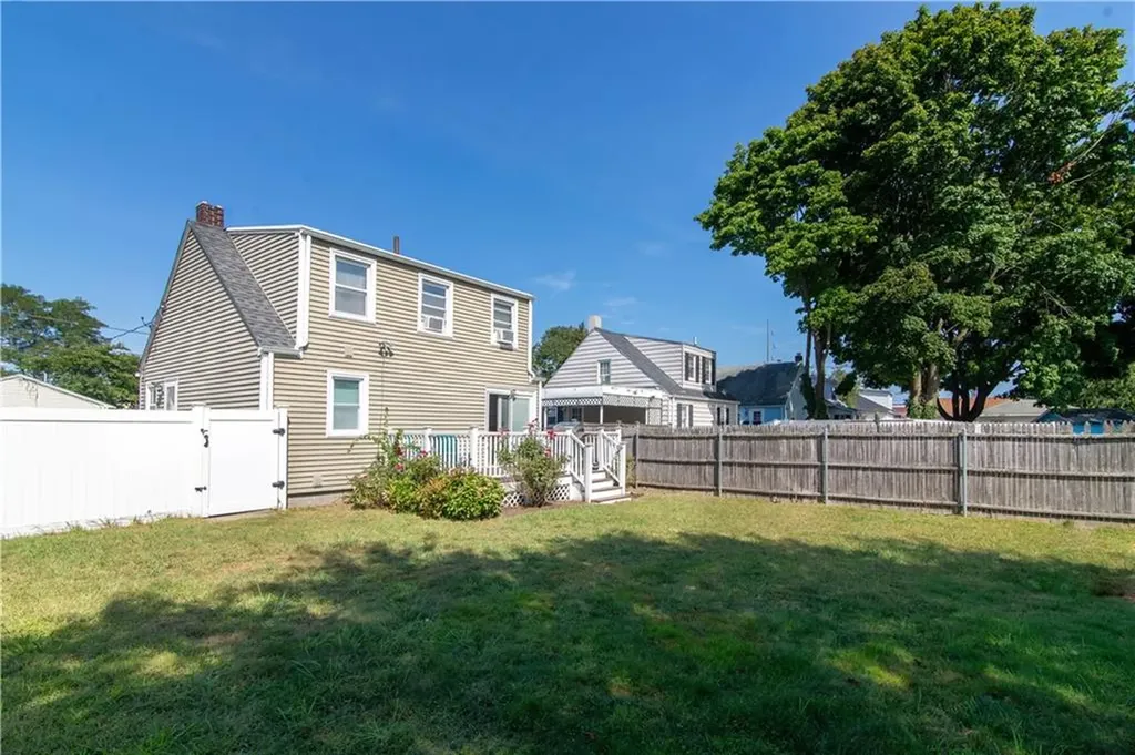 15 Wellesley Avenue Pawtucket RI 02860