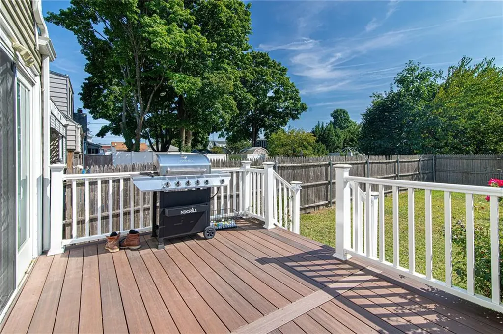 15 Wellesley Avenue Pawtucket RI 02860