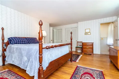 44 Smoke Ridge Drive North Kingstown RI 02852