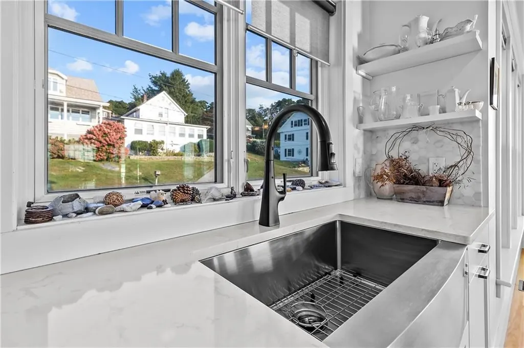 1888 Main Road Tiverton RI 02878