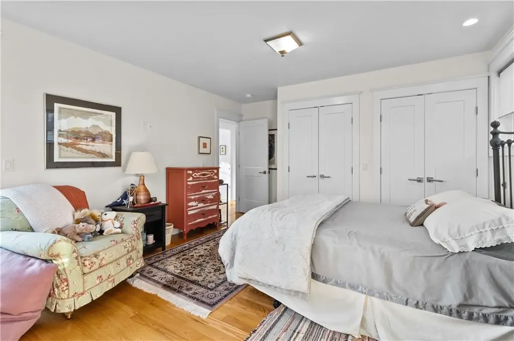 1888 Main Road Tiverton RI 02878