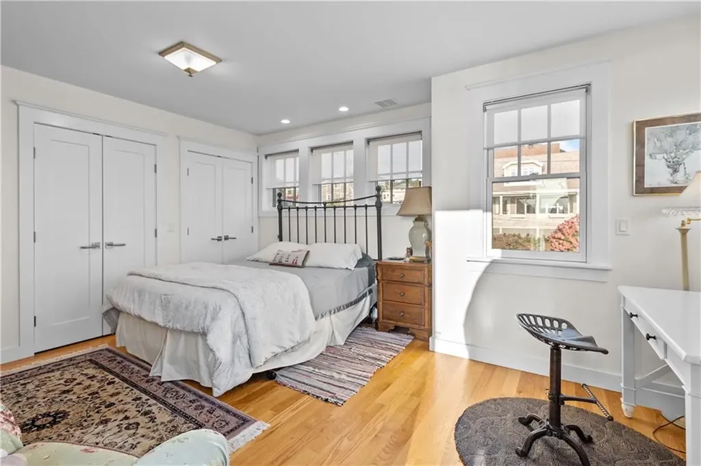 1888 Main Road Tiverton RI 02878
