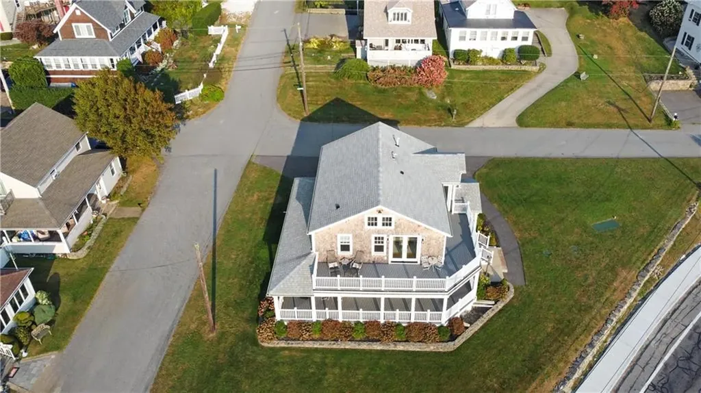 1888 Main Road Tiverton RI 02878