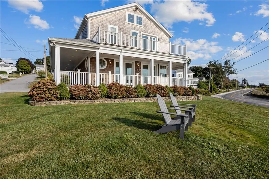 1888 Main Road Tiverton RI 02878