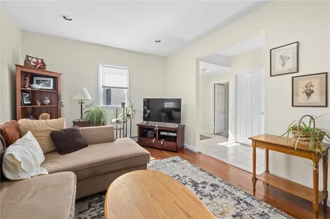 224 Villa Avenue North Providence RI 02904