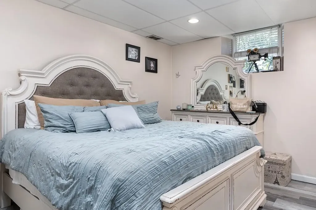 51 Mallory Court Cranston RI 02910
