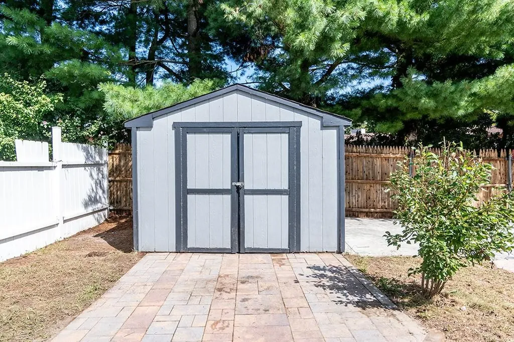 51 Mallory Court Cranston RI 02910