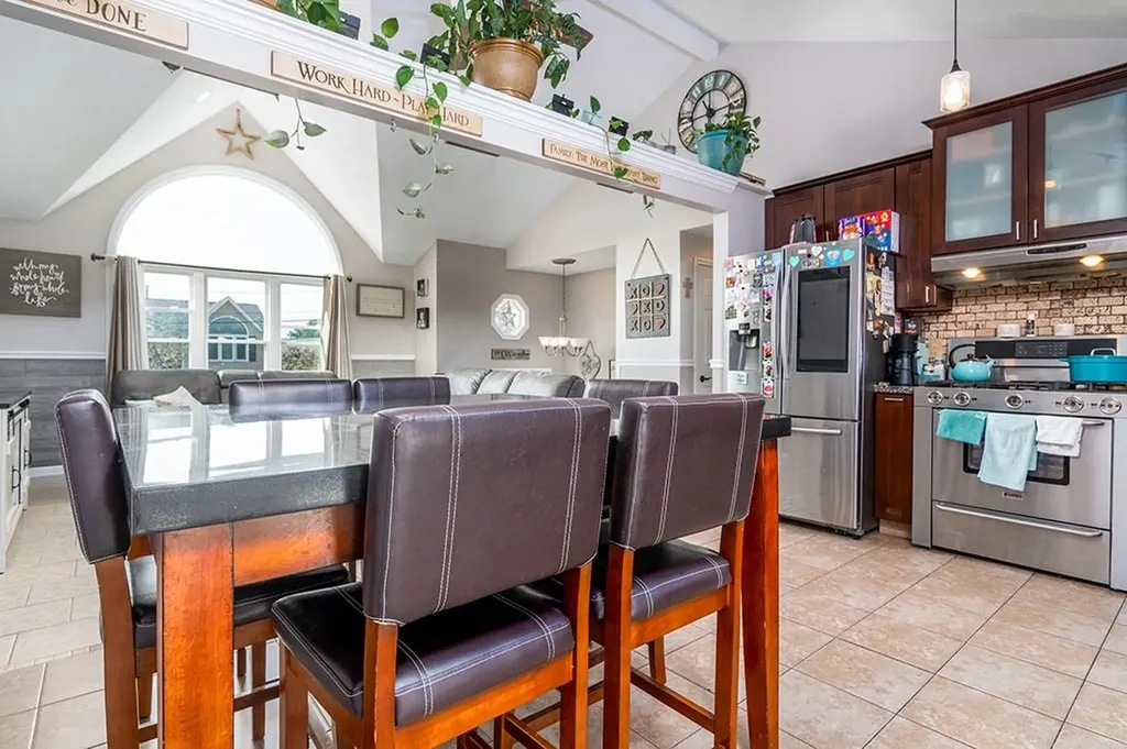 51 Mallory Court Cranston RI 02910