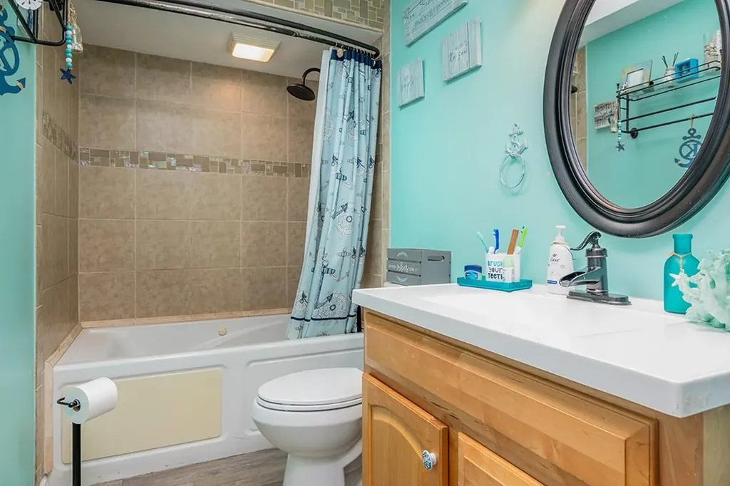 51 Mallory Court Cranston RI 02910