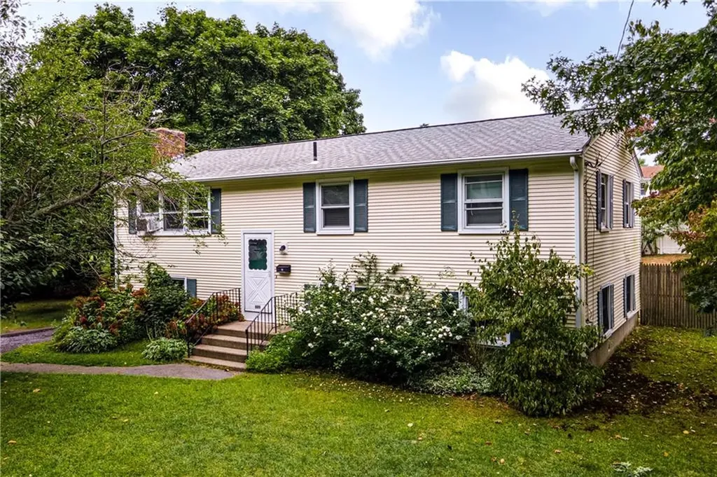 335 Natick Avenue Warwick RI 02886