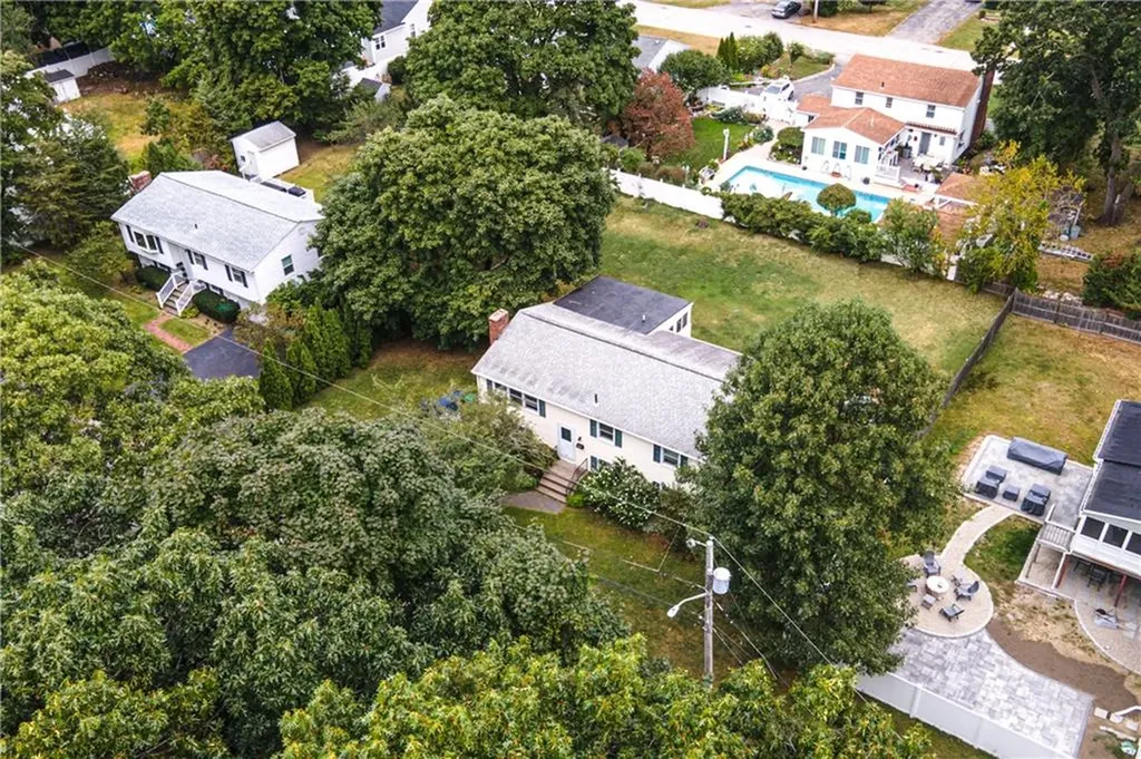 335 Natick Avenue Warwick RI 02886