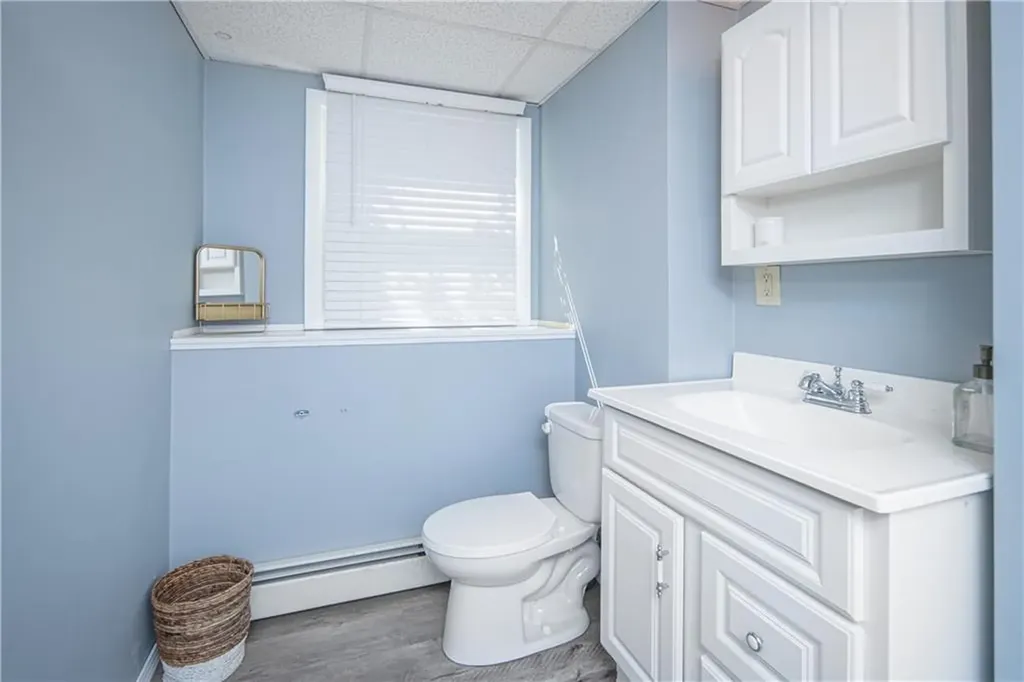 335 Natick Avenue Warwick RI 02886